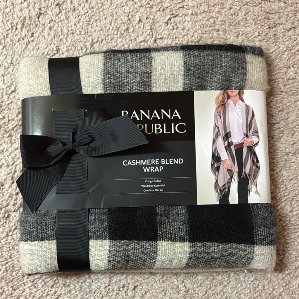 Banana Republic Black and Cream Cashmere Blend Wrap NWT